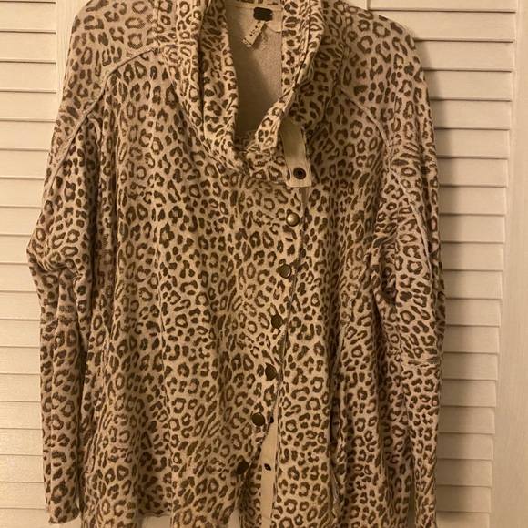 Free People Leopard Print Snap Sweatshirt Cardigan - Picture 2 of 8